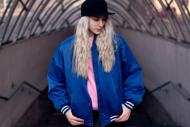 Как покрасить волосы в яркий цвет в домашних условиях