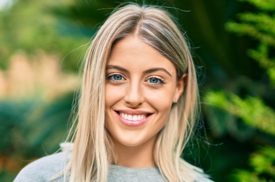 цвет волос для голубых глаз