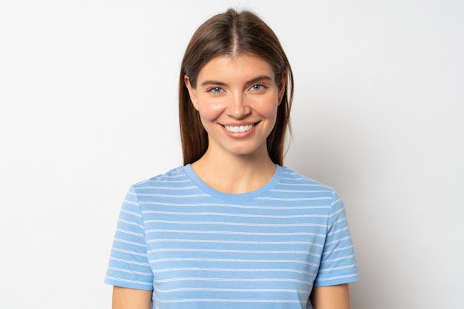 Фото, как выглядит каштановый цвет волос с голубыми глазами