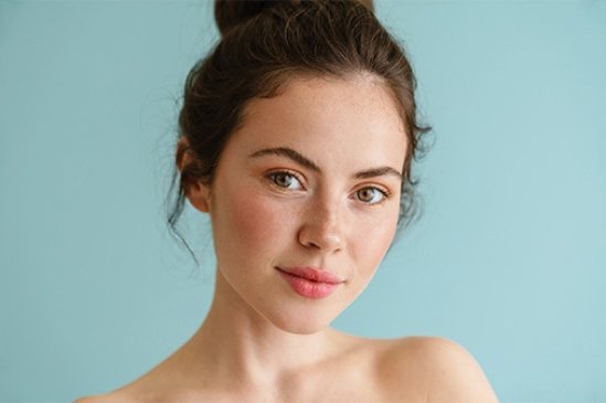 luchshie syvorotki dlya lica 549x365 Article Header Image mob