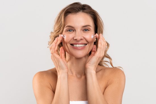 luchshij uvlazhnyayushchij krem dlya lica 549x365 Article Header Image mob 