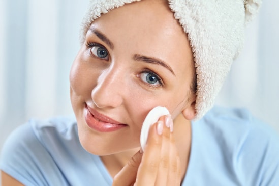 nuzhno li smyvat mitsellyarnuyu vodu 549x365 Article Header Image mob