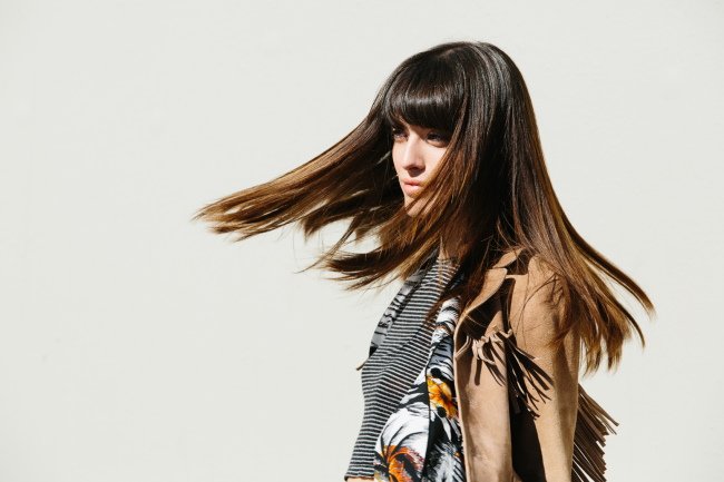 Растяжка цвета на темных волосах