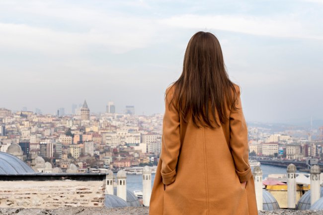 Шатенка или брюнетка