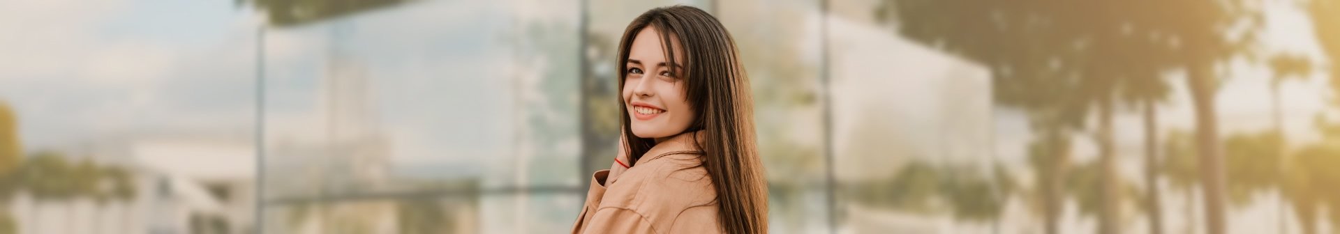 Фото девушки шатенки