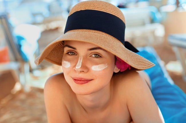 Солнцезащитный крем spf 50 какой лучше для лица от пигментных пятен. Смотреть фото Солнцезащитный крем spf 50 какой лучше для лица от пигментных пятен. Смотреть картинку Солнцезащитный крем spf 50 какой лучше для лица от пигментных пятен. Картинка про Солнцезащитный крем spf 50 какой лучше для лица от пигментных пятен. Фото Солнцезащитный крем spf 50 какой лучше для лица от пигментных пятен
