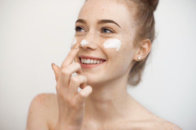 Солнцезащитный крем spf 50 какой лучше для лица от пигментных пятен. Смотреть фото Солнцезащитный крем spf 50 какой лучше для лица от пигментных пятен. Смотреть картинку Солнцезащитный крем spf 50 какой лучше для лица от пигментных пятен. Картинка про Солнцезащитный крем spf 50 какой лучше для лица от пигментных пятен. Фото Солнцезащитный крем spf 50 какой лучше для лица от пигментных пятен