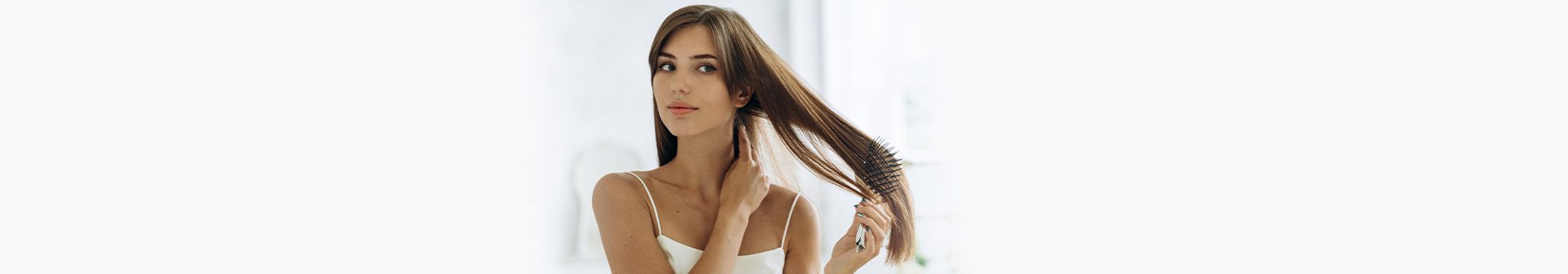 Девушка с тонкими волосами