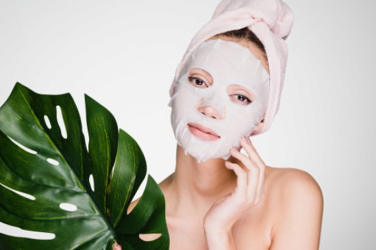 uvlazhnyayushchaya maska dlya lica 549x365 Article Header Image mob